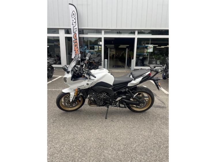 YAMAHA FZ8 S