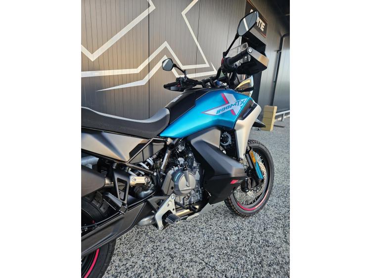 CF MOTO 800MT-X Dispo Noir ou Bleu 