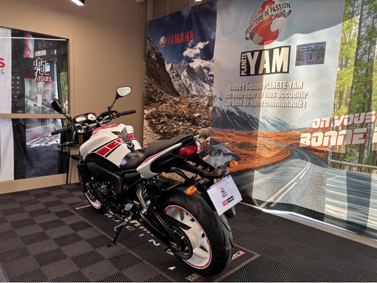 YAMAHA FZ8