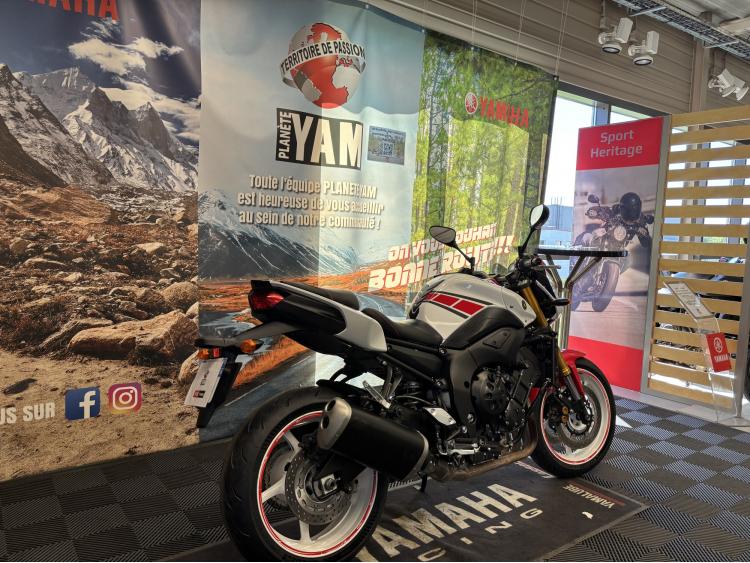 YAMAHA FZ8
