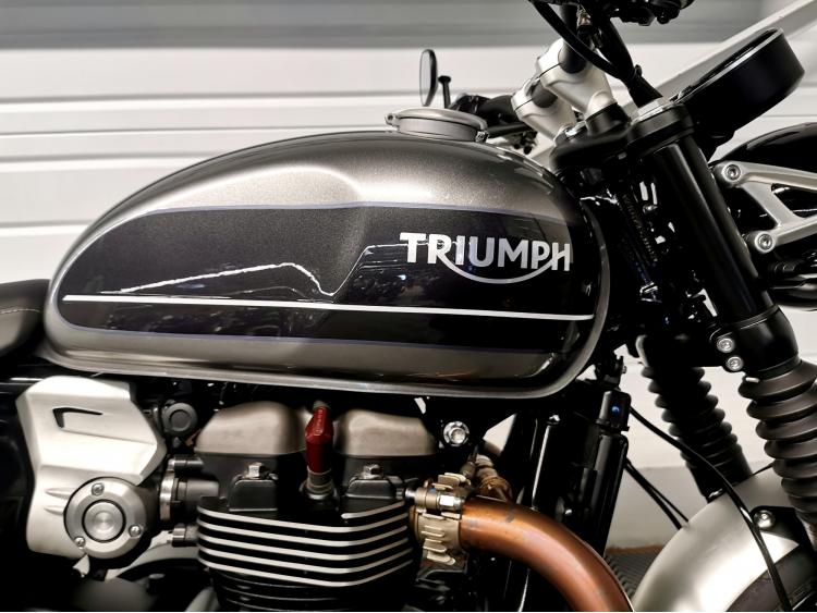 TRIUMPH SPEED TWIN 1200