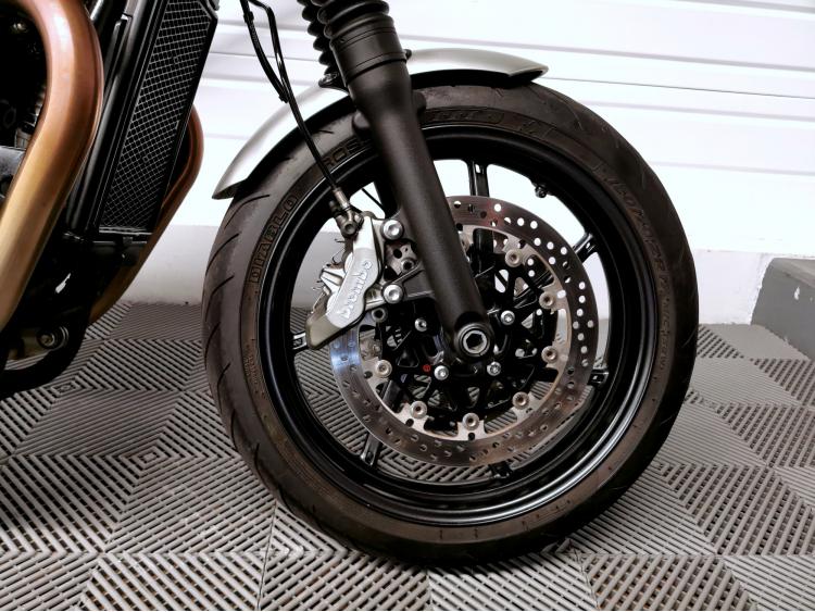 TRIUMPH SPEED TWIN 1200