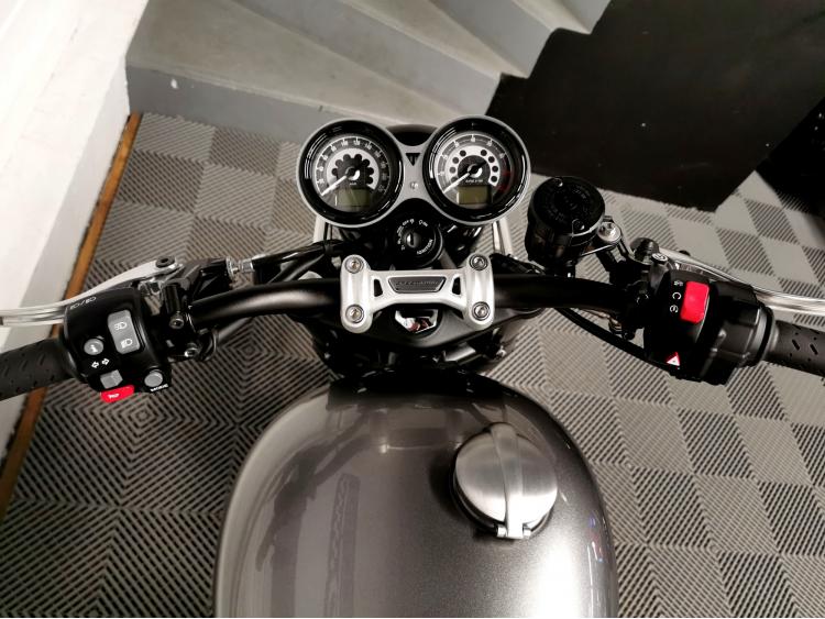 TRIUMPH SPEED TWIN 1200