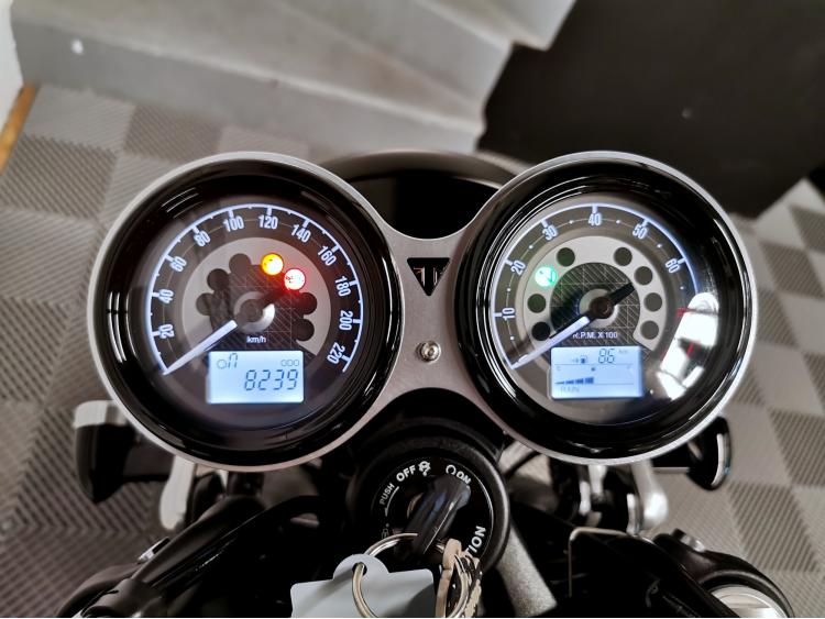 TRIUMPH SPEED TWIN 1200