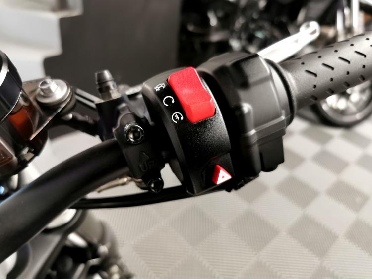 TRIUMPH SPEED TWIN 1200