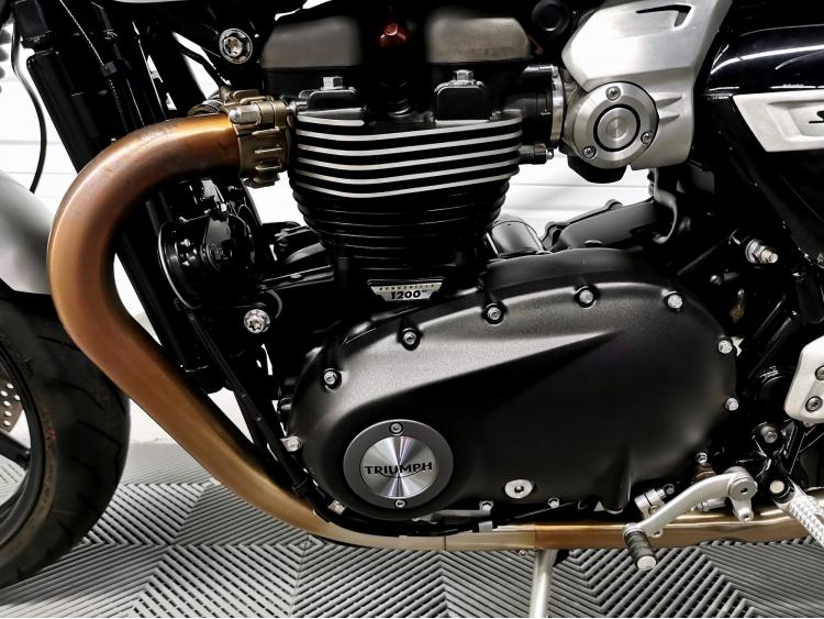 TRIUMPH SPEED TWIN 1200