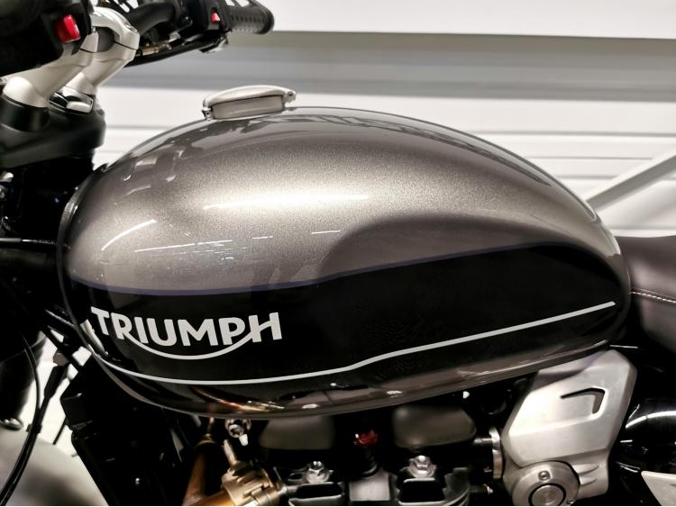 TRIUMPH SPEED TWIN 1200