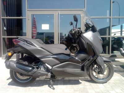YAMAHA XMAX 300 Tech Max