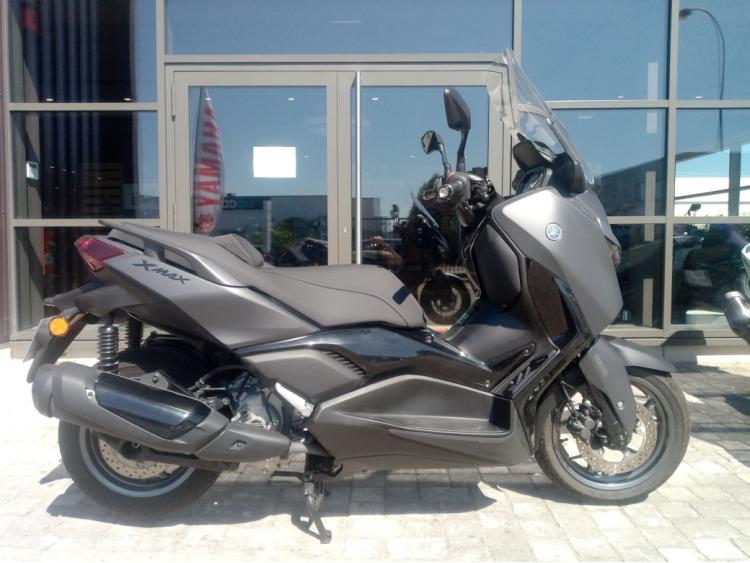 YAMAHA XMAX 300 Tech Max