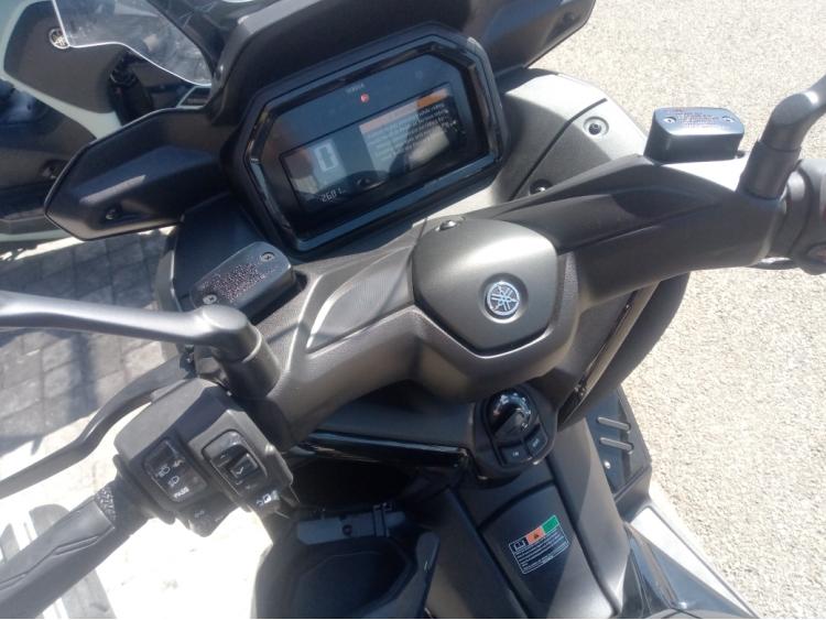 YAMAHA XMAX 300 Tech Max