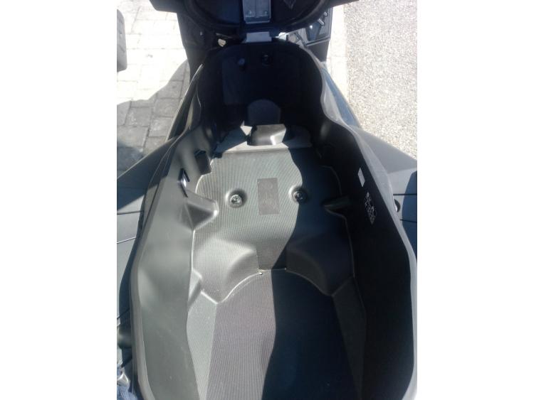 YAMAHA XMAX 300 Tech Max