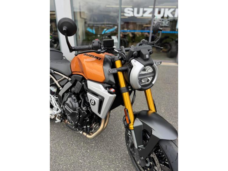 SUZUKI GSX-8T 