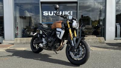 SUZUKI GSX-8T