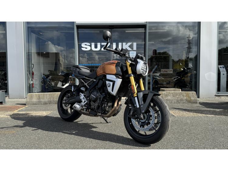 SUZUKI GSX-8T 