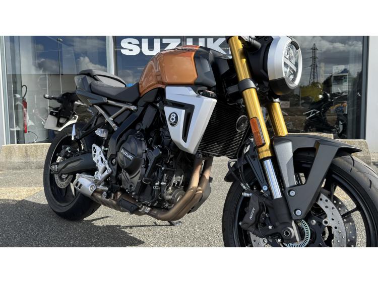 SUZUKI GSX-8T 