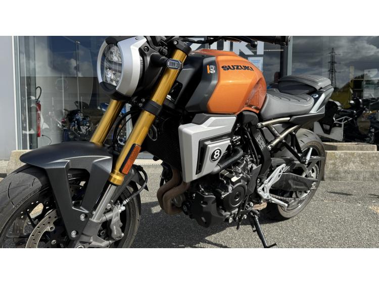 SUZUKI GSX-8T 