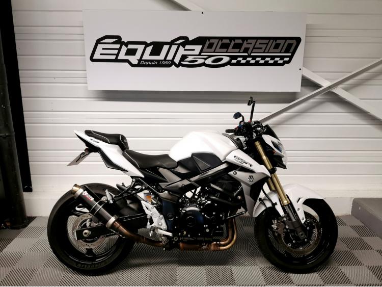 SUZUKI GSR 750