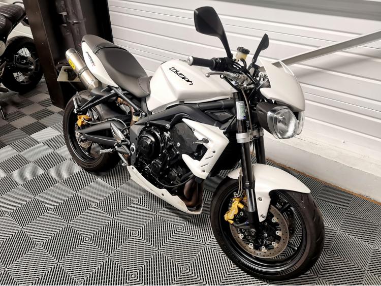 TRIUMPH STREET TRIPLE 675 R 675R