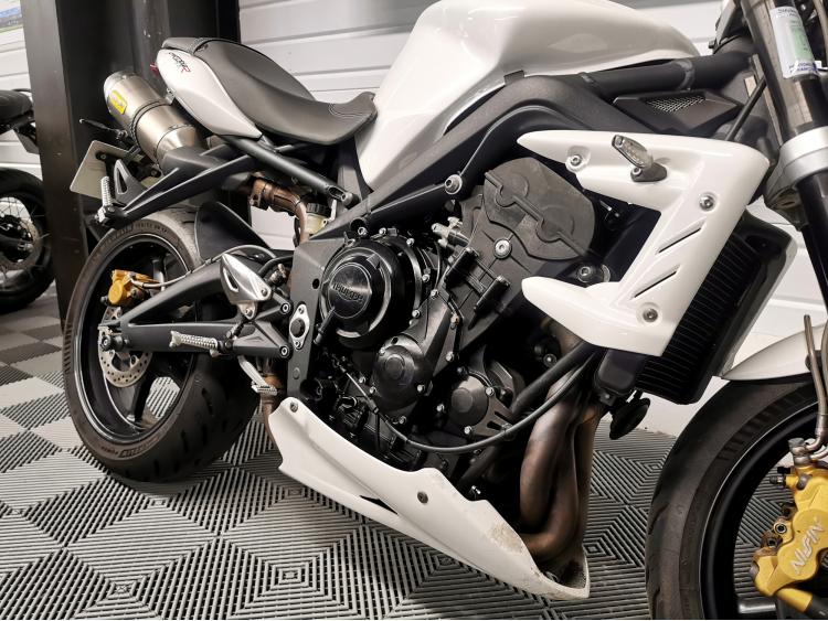 TRIUMPH STREET TRIPLE 675 R 675R