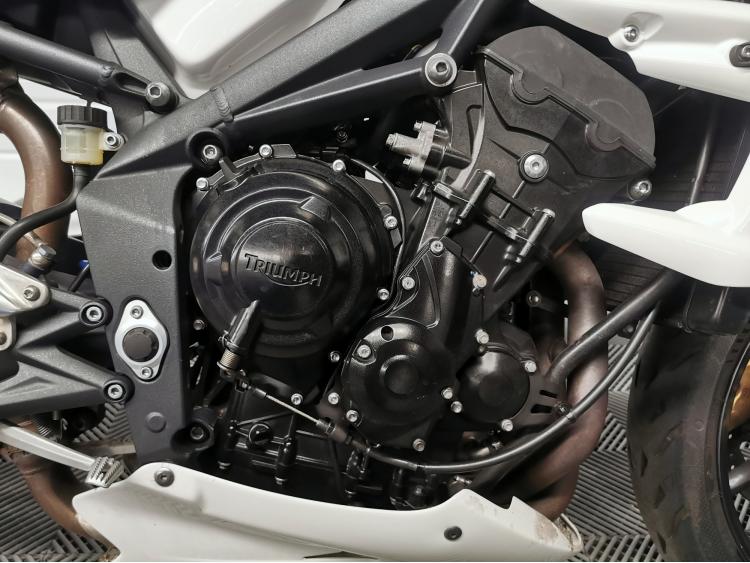 TRIUMPH STREET TRIPLE 675 R 675R