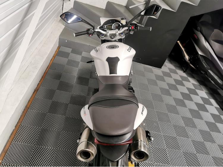 TRIUMPH STREET TRIPLE 675 R 675R