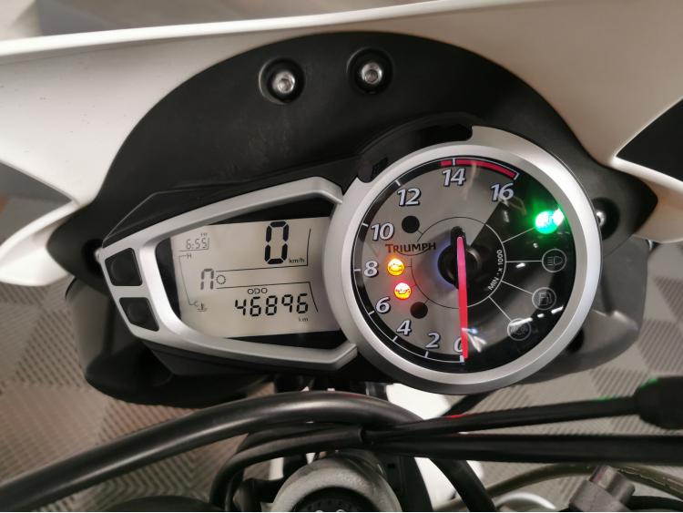 TRIUMPH STREET TRIPLE 675 R 675R