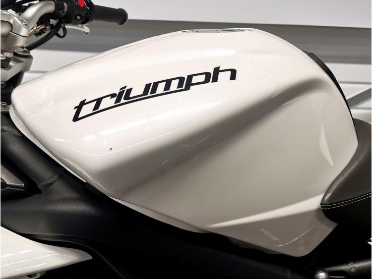 TRIUMPH STREET TRIPLE 675 R 675R