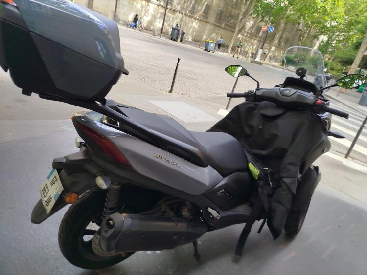 YAMAHA TRICITY 300