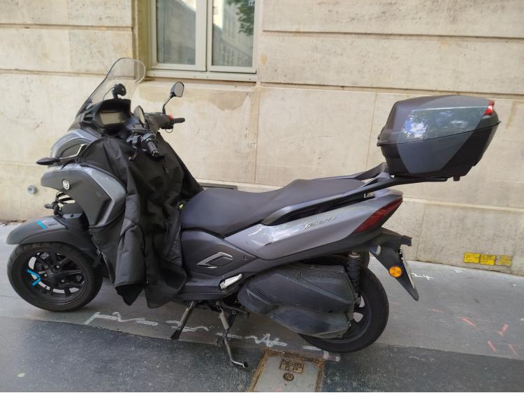 YAMAHA TRICITY 300