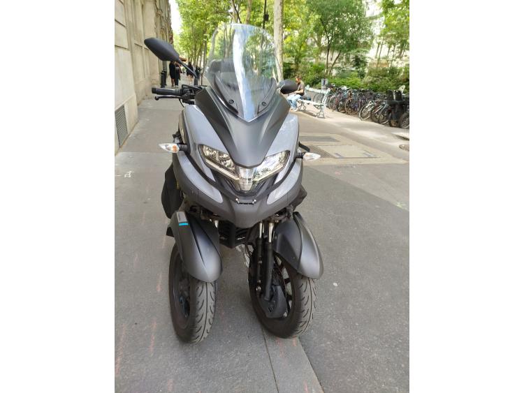 YAMAHA TRICITY 300
