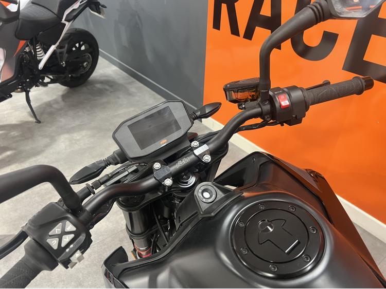 KTM 890 DUKE