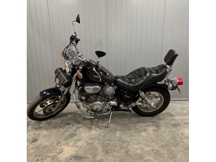 YAMAHA XV 1100 VIRAGO