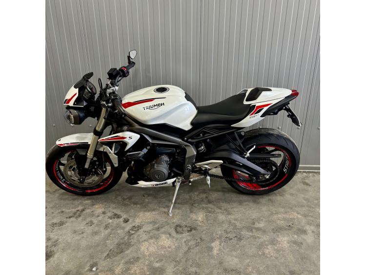 TRIUMPH STREET TRIPLE 660 S A2