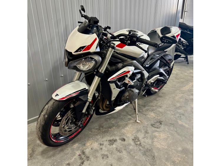 TRIUMPH STREET TRIPLE 660 S A2