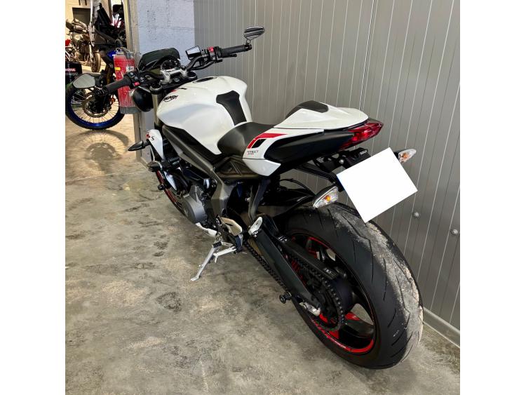 TRIUMPH STREET TRIPLE 660 S A2