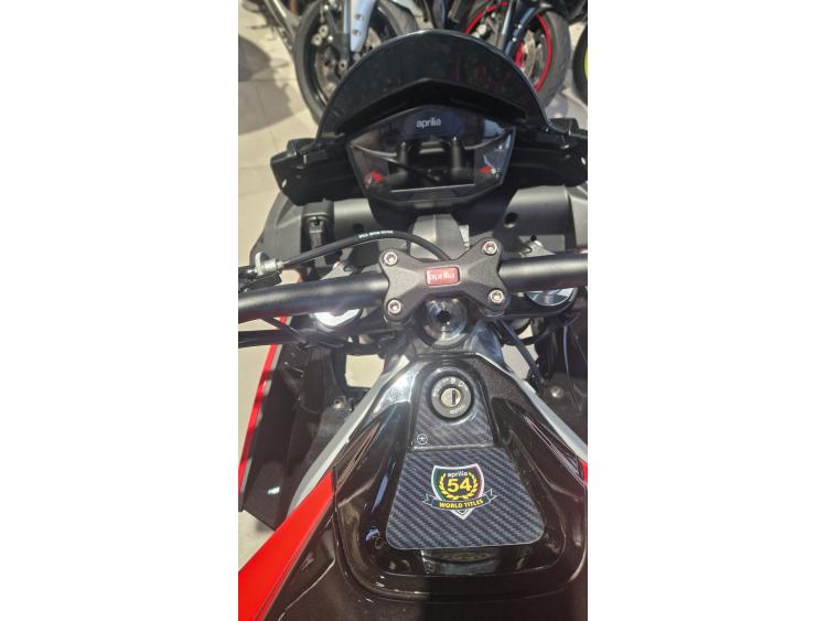 APRILIA TUONO 660 FACTORY garantir12 mois