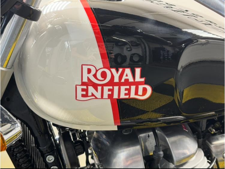 ROYAL ENFIELD INTERCEPTOR 650  Black Pearl MY24
