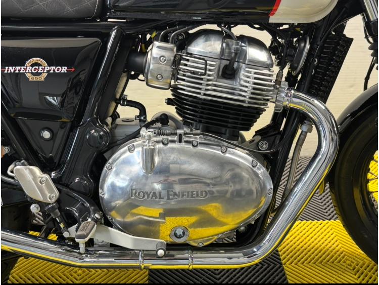 ROYAL ENFIELD INTERCEPTOR 650  Black Pearl MY24