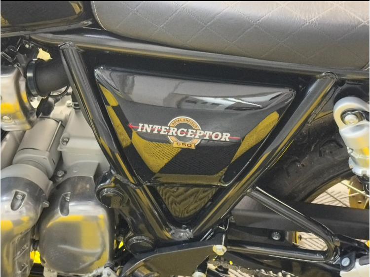 ROYAL ENFIELD INTERCEPTOR 650  Black Pearl MY24
