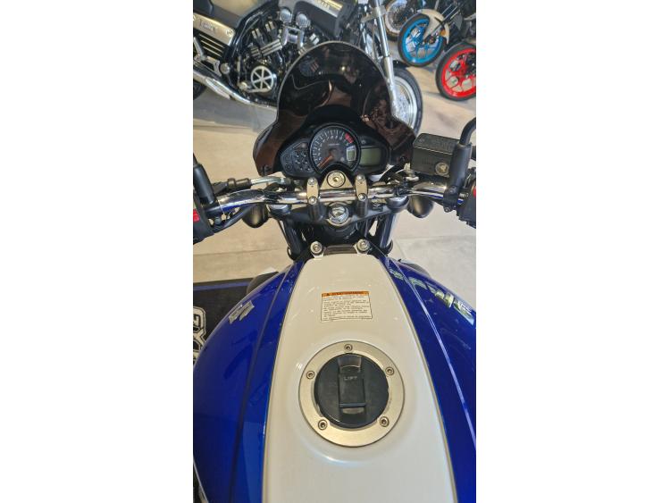 SUZUKI GLADIUS 650 A2