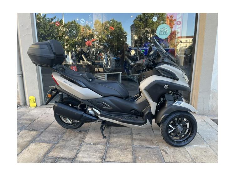 YAMAHA TRICITY 300