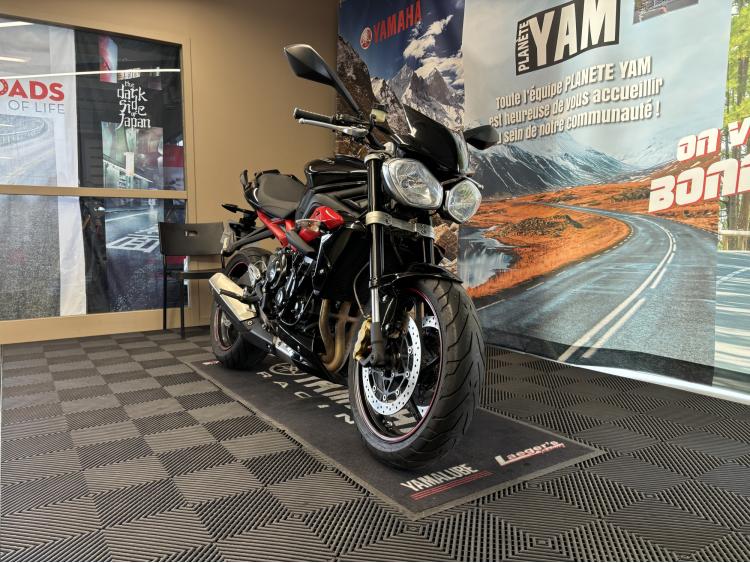 TRIUMPH STREET TRIPLE 675 R