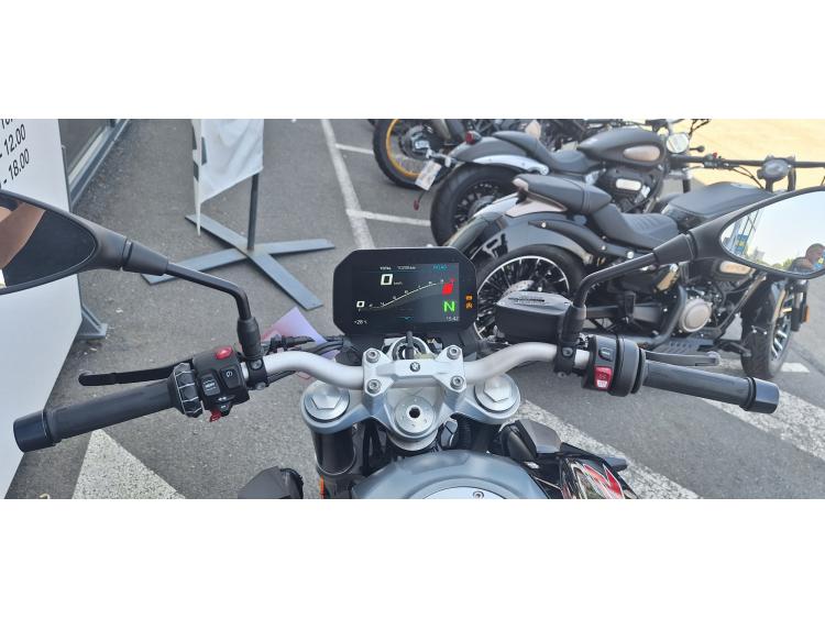 BMW F 900 R
