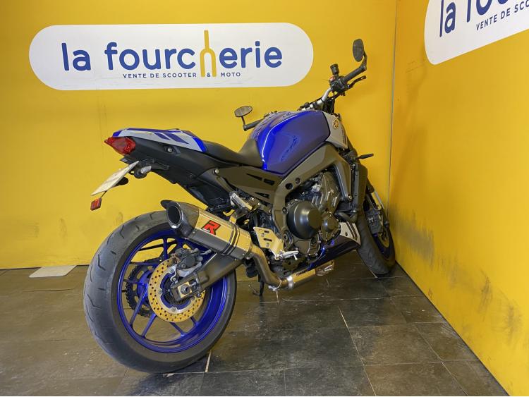 YAMAHA MT-09