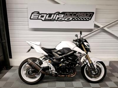 SUZUKI GSR 750