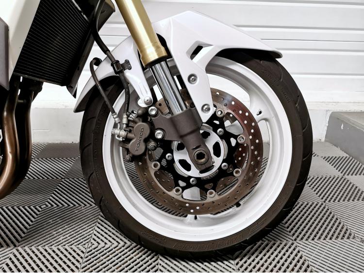 SUZUKI GSR 750 GSR750