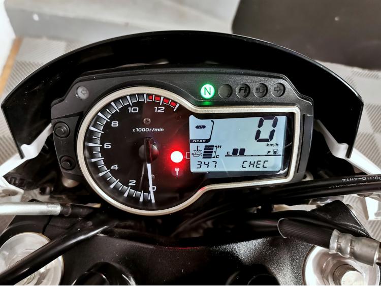 SUZUKI GSR 750 GSR750