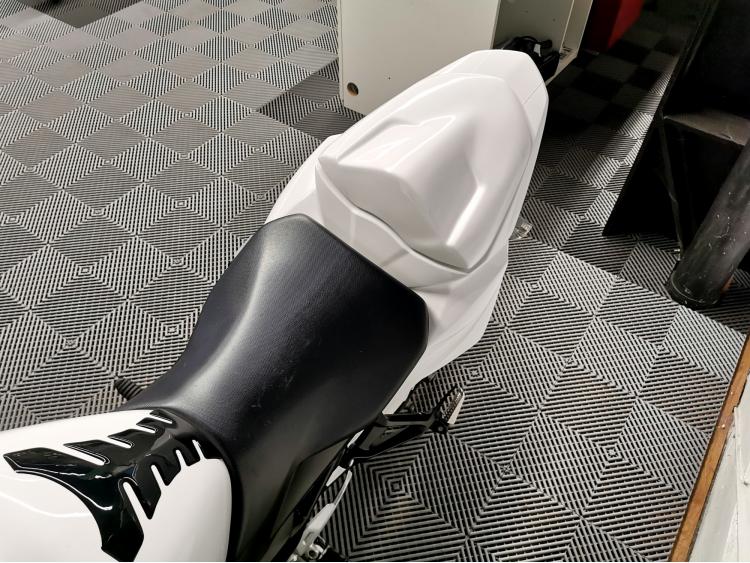 SUZUKI GSR 750 GSR750