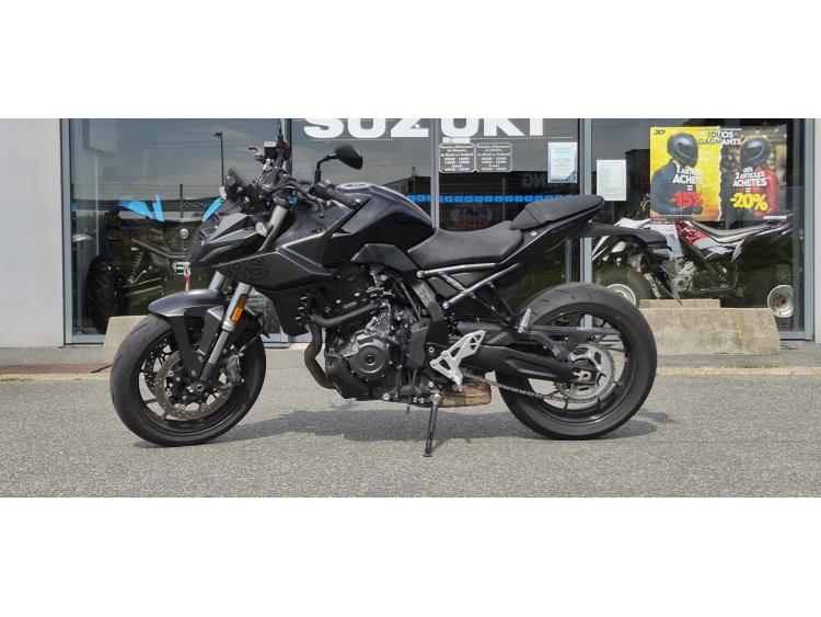 SUZUKI GSX-8S