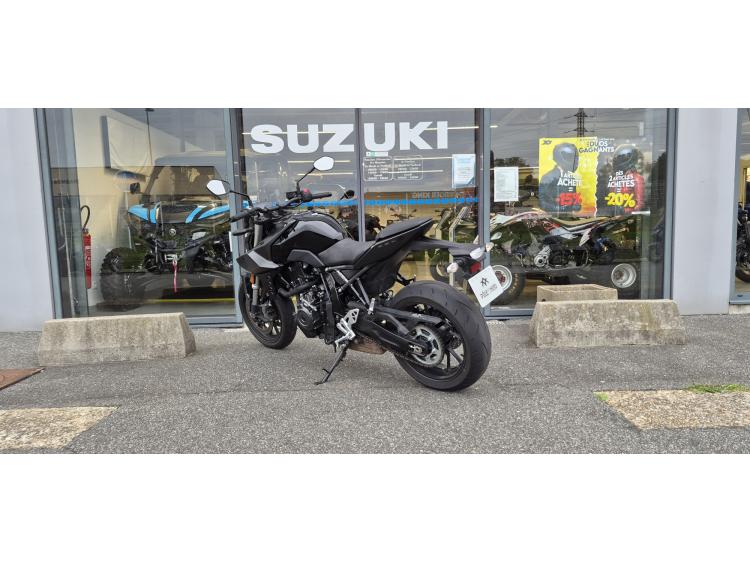 SUZUKI GSX-8S